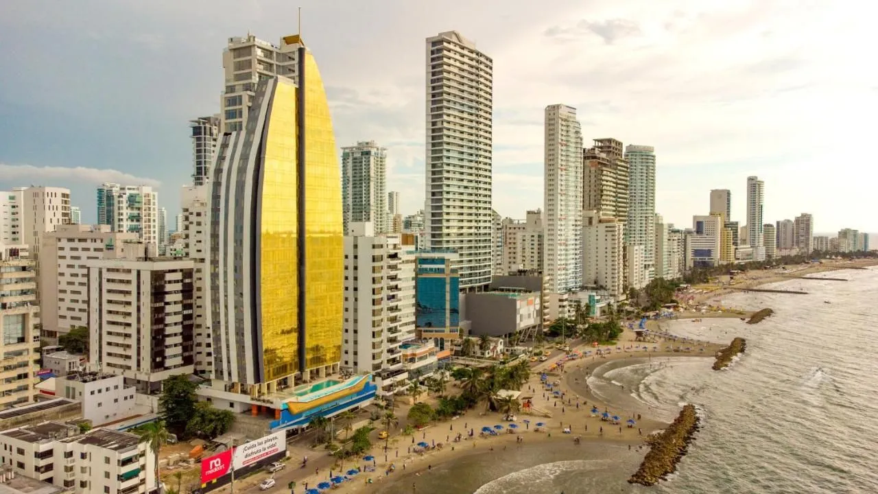 Hotel Cartagena Dubai cerca a la playa con vista panorámica | Novolandia Tours