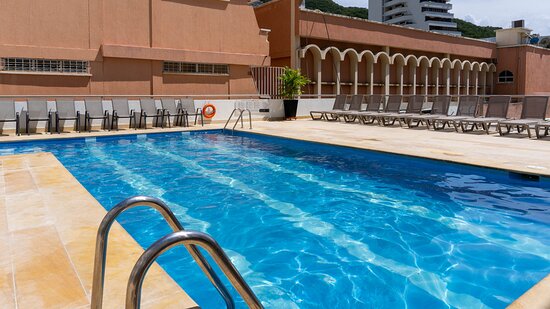 Hotel Arhuaco Rodadero Santa Marta con piscina cerca a la playa | Novolandia Tours